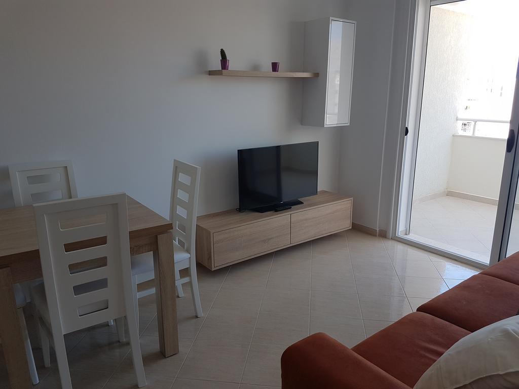 Flori Beach Apartment Radhima Kültér fotó
