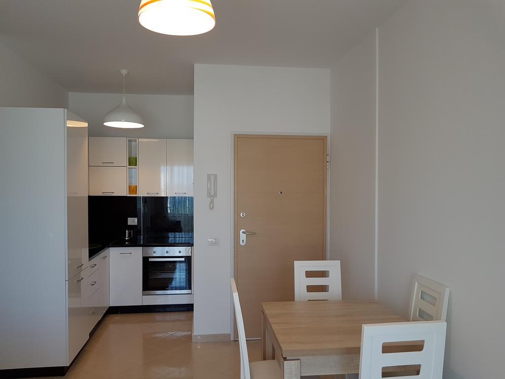 Flori Beach Apartment Radhima Kültér fotó
