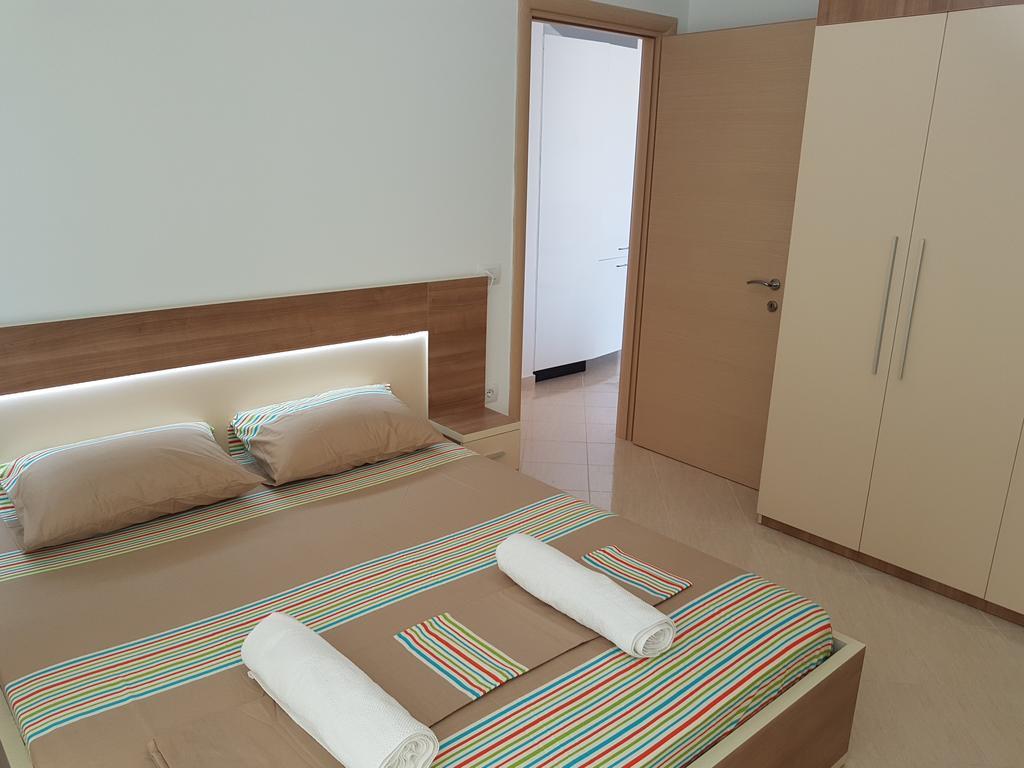 Flori Beach Apartment Radhima Kültér fotó