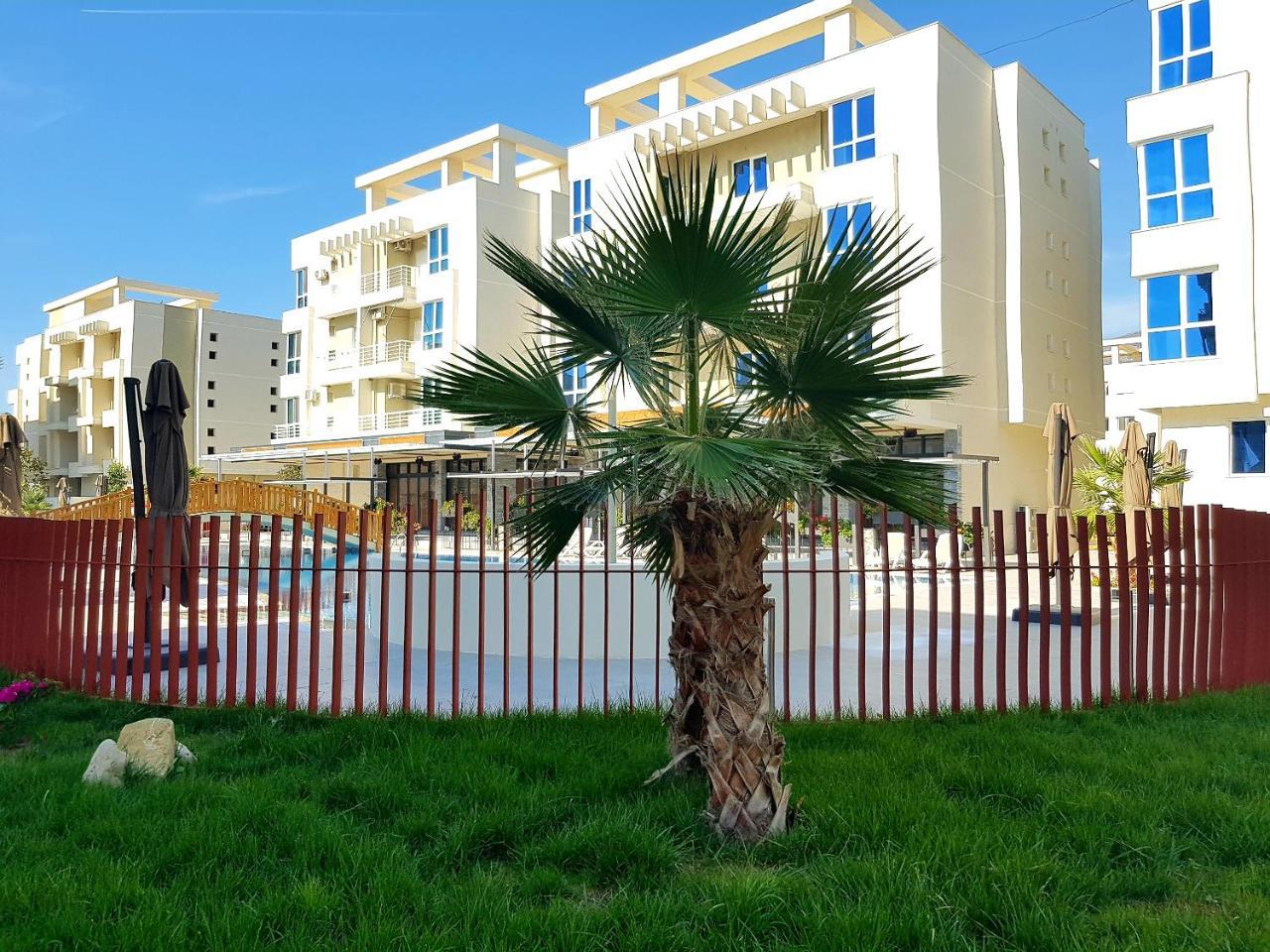Flori Beach Apartment Radhima Kültér fotó