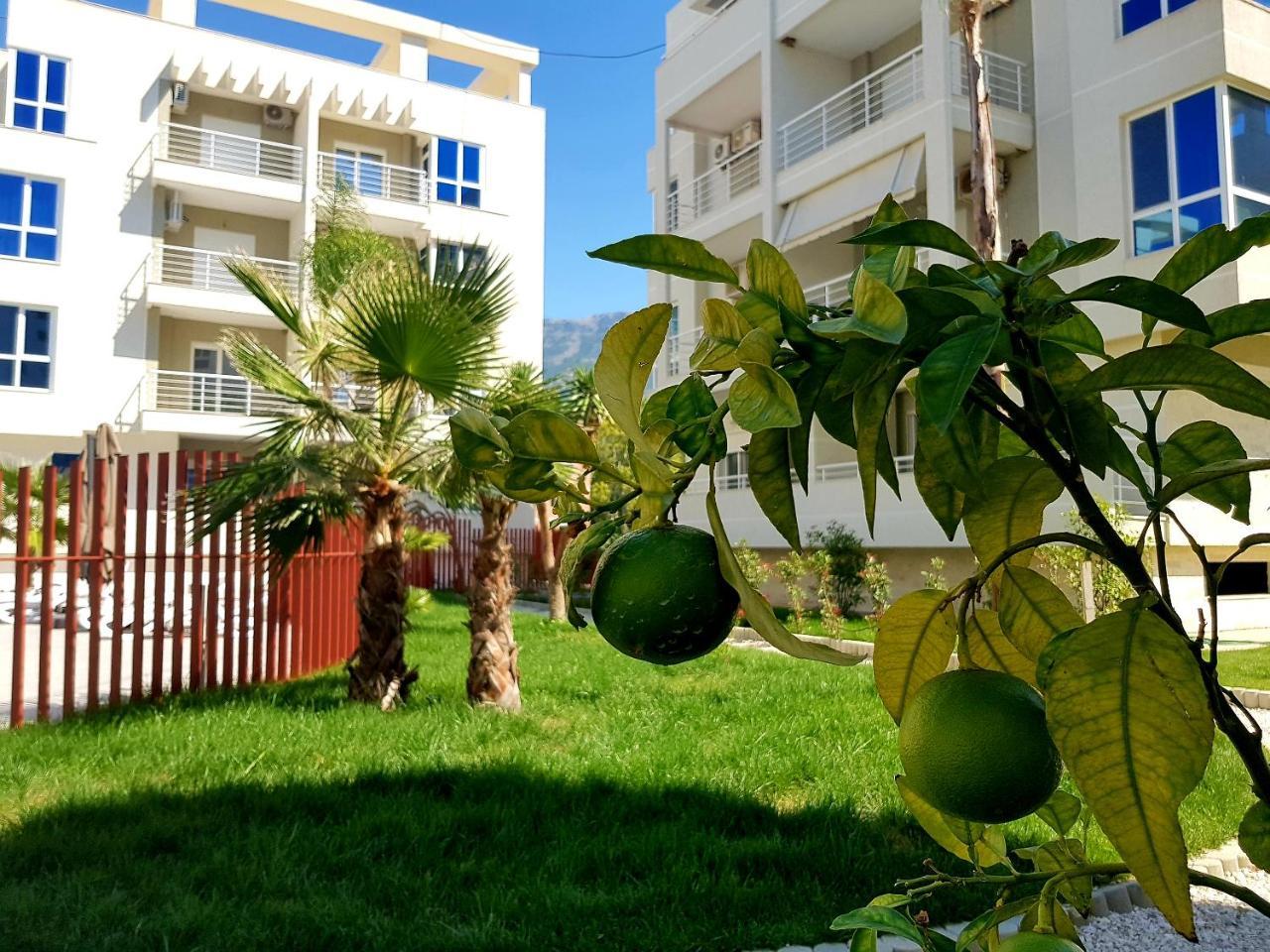 Flori Beach Apartment Radhima Kültér fotó